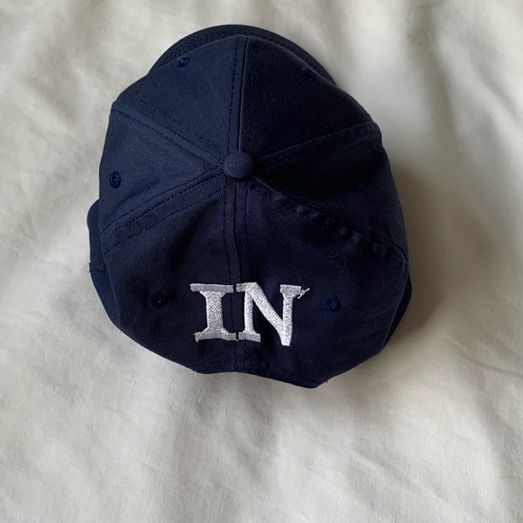 On / In baseball cap - Picture 2 of 2